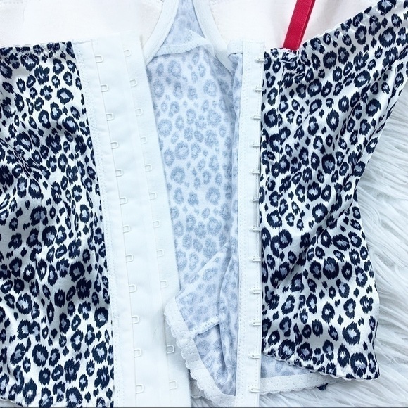 Flirtitude Bustier Top Leopard Print Skull Charm Silky - Picture 9 of 9